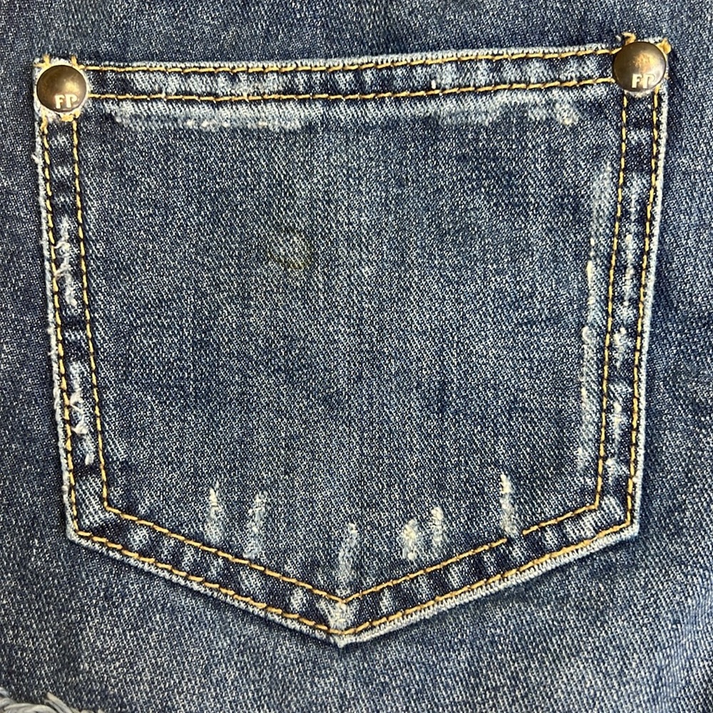 Free People Denim Shorts Cut Off Blue Fringe Edge Jean Boho - Picture 7 of 7